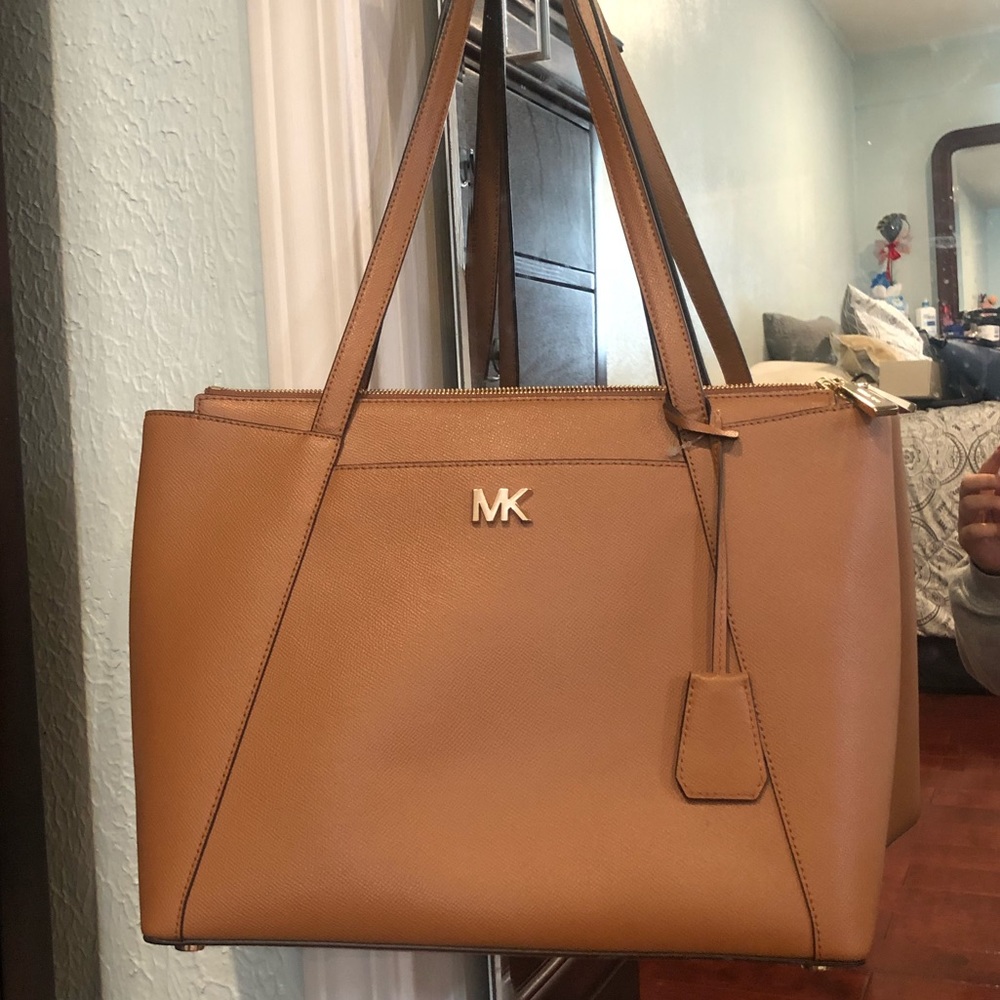 MICHEAL KORS BROWN TOTE